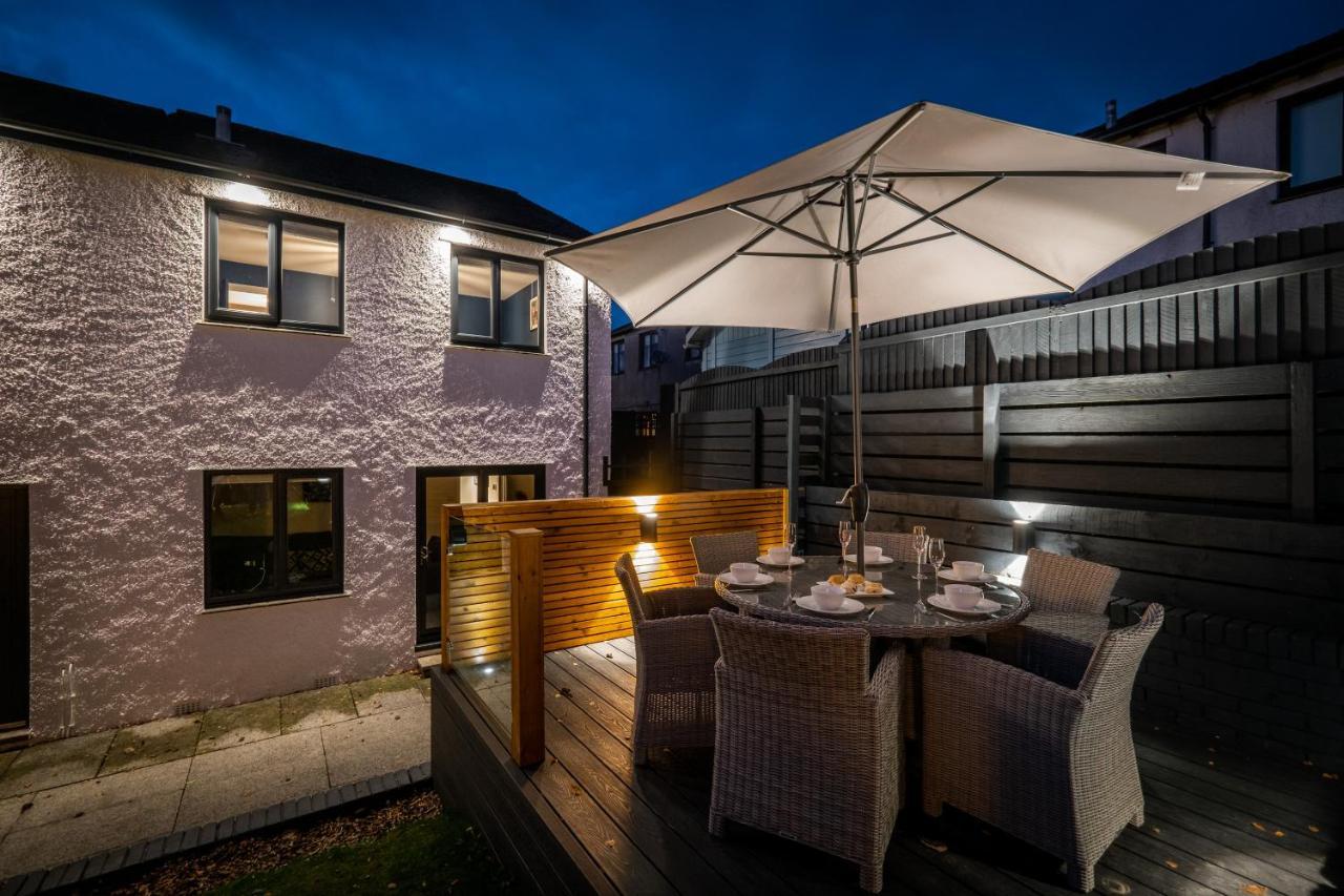 Rockside - Luxury 1 Bedroom Home With Hot Tub, Central Location, Parking And Pet Friendly Windermere Extérieur photo