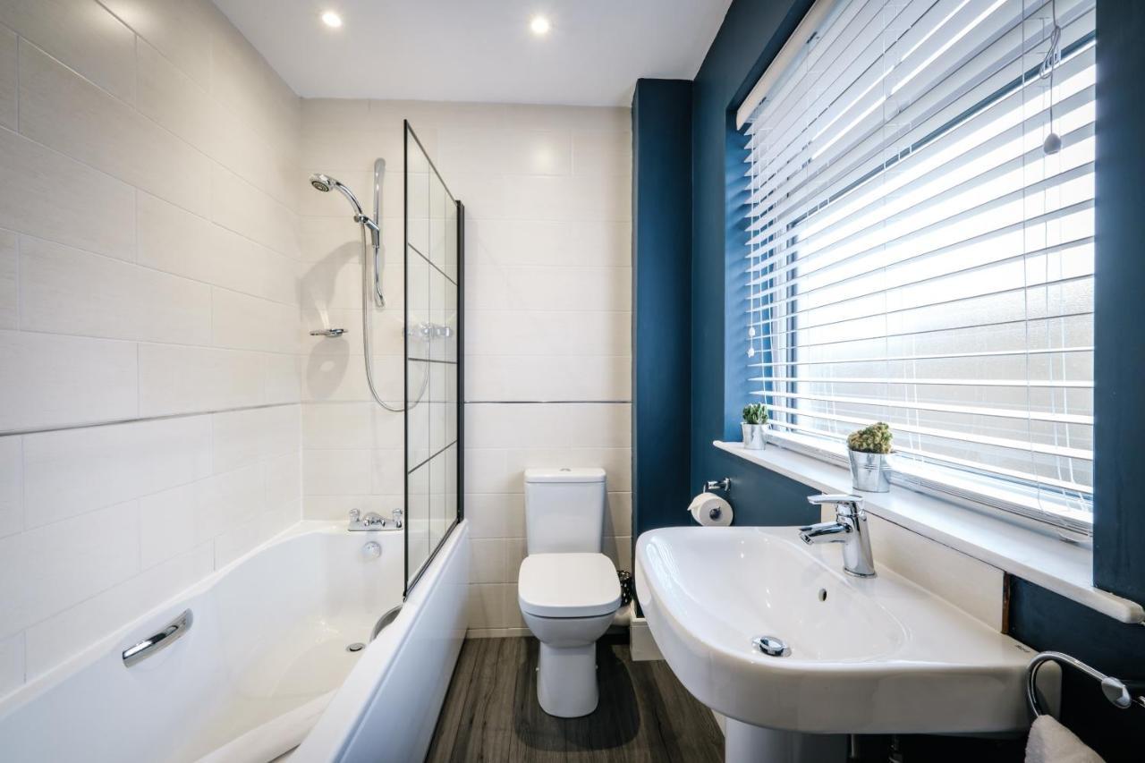 Rockside - Luxury 1 Bedroom Home With Hot Tub, Central Location, Parking And Pet Friendly Windermere Extérieur photo