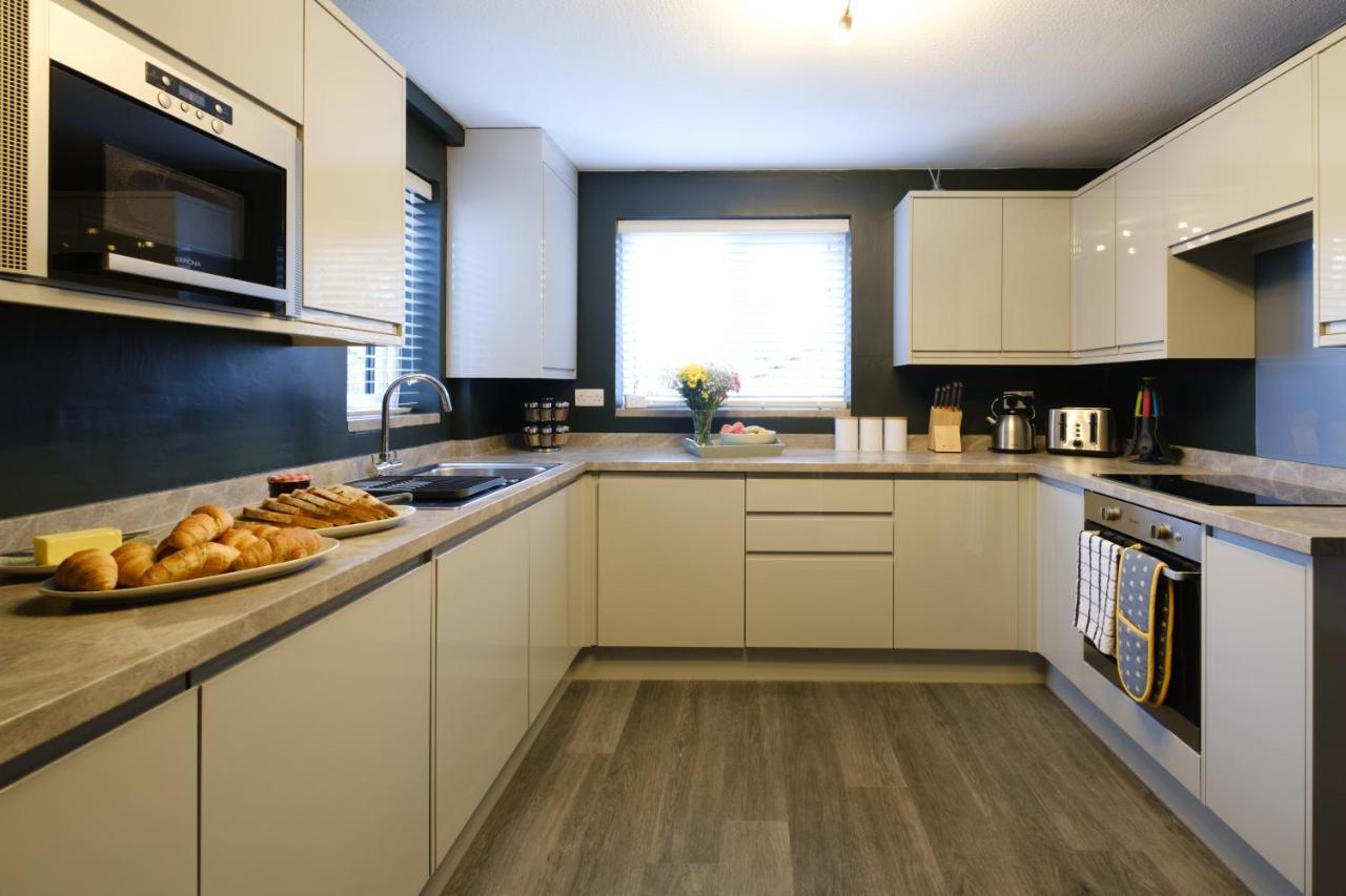 Rockside - Luxury 1 Bedroom Home With Hot Tub, Central Location, Parking And Pet Friendly Windermere Extérieur photo