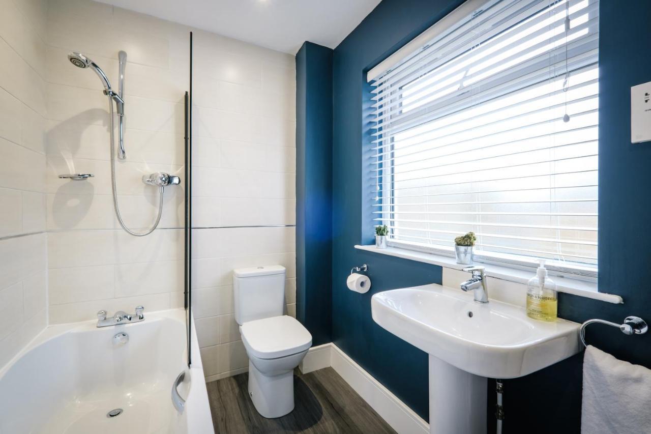 Rockside - Luxury 1 Bedroom Home With Hot Tub, Central Location, Parking And Pet Friendly Windermere Extérieur photo