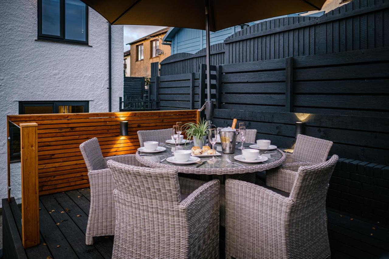 Rockside - Luxury 1 Bedroom Home With Hot Tub, Central Location, Parking And Pet Friendly Windermere Extérieur photo