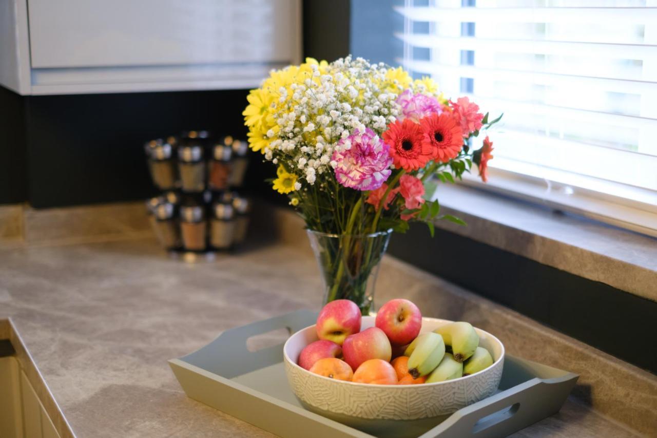 Rockside - Luxury 1 Bedroom Home With Hot Tub, Central Location, Parking And Pet Friendly Windermere Extérieur photo
