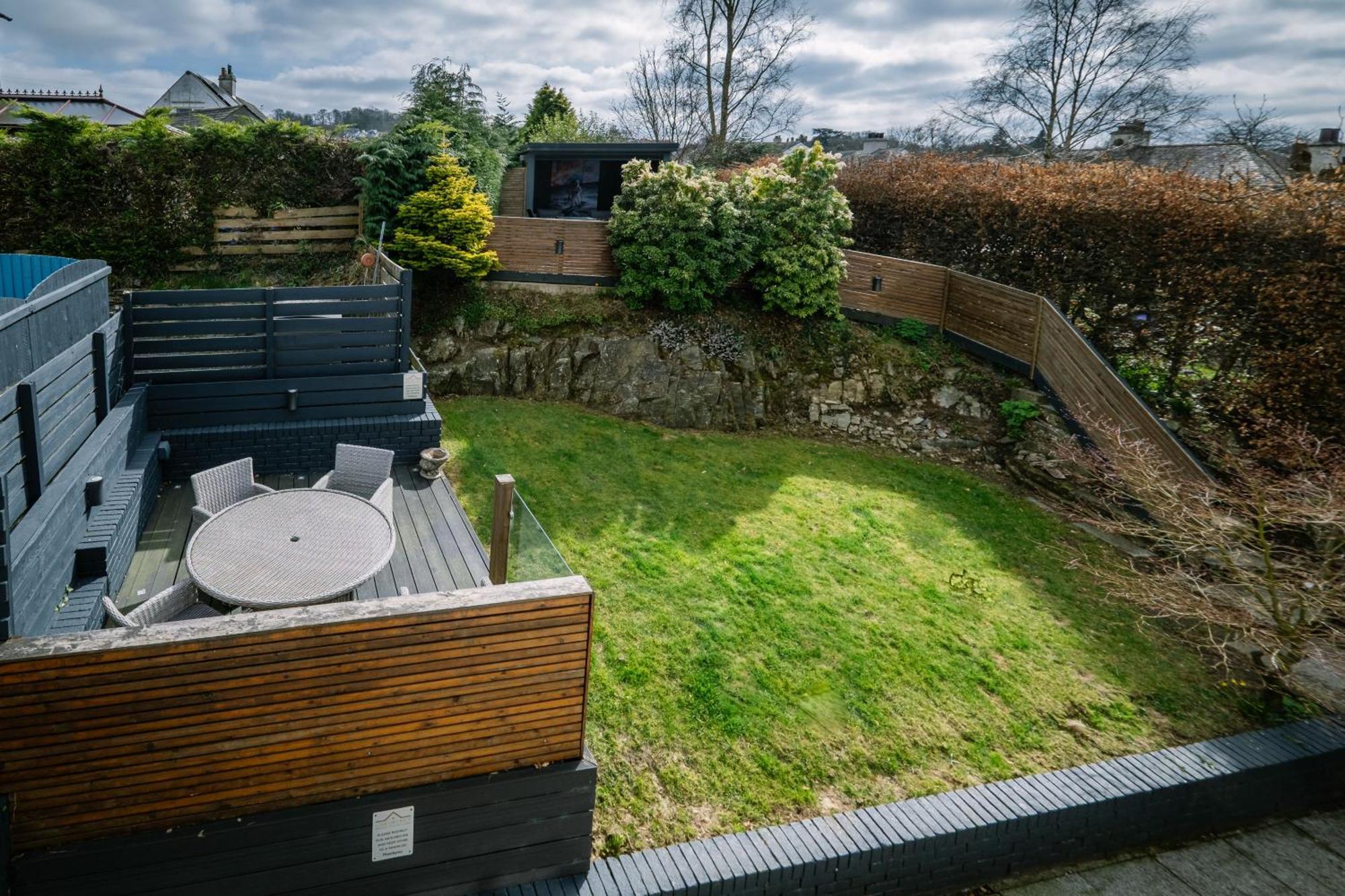 Rockside - Luxury 1 Bedroom Home With Hot Tub, Central Location, Parking And Pet Friendly Windermere Extérieur photo