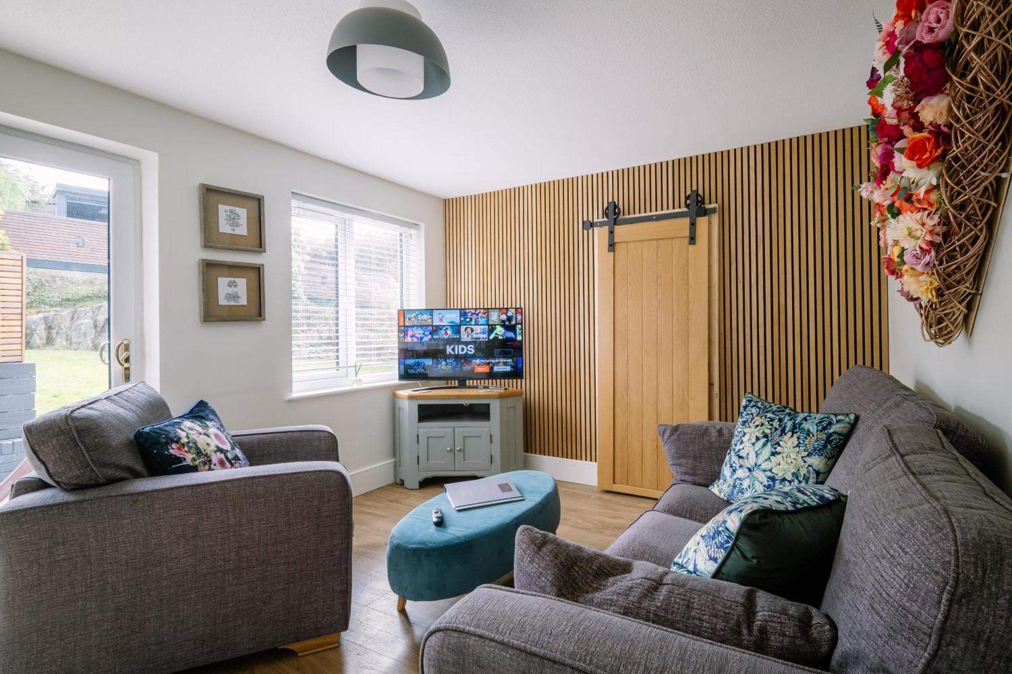 Rockside - Luxury 1 Bedroom Home With Hot Tub, Central Location, Parking And Pet Friendly Windermere Extérieur photo