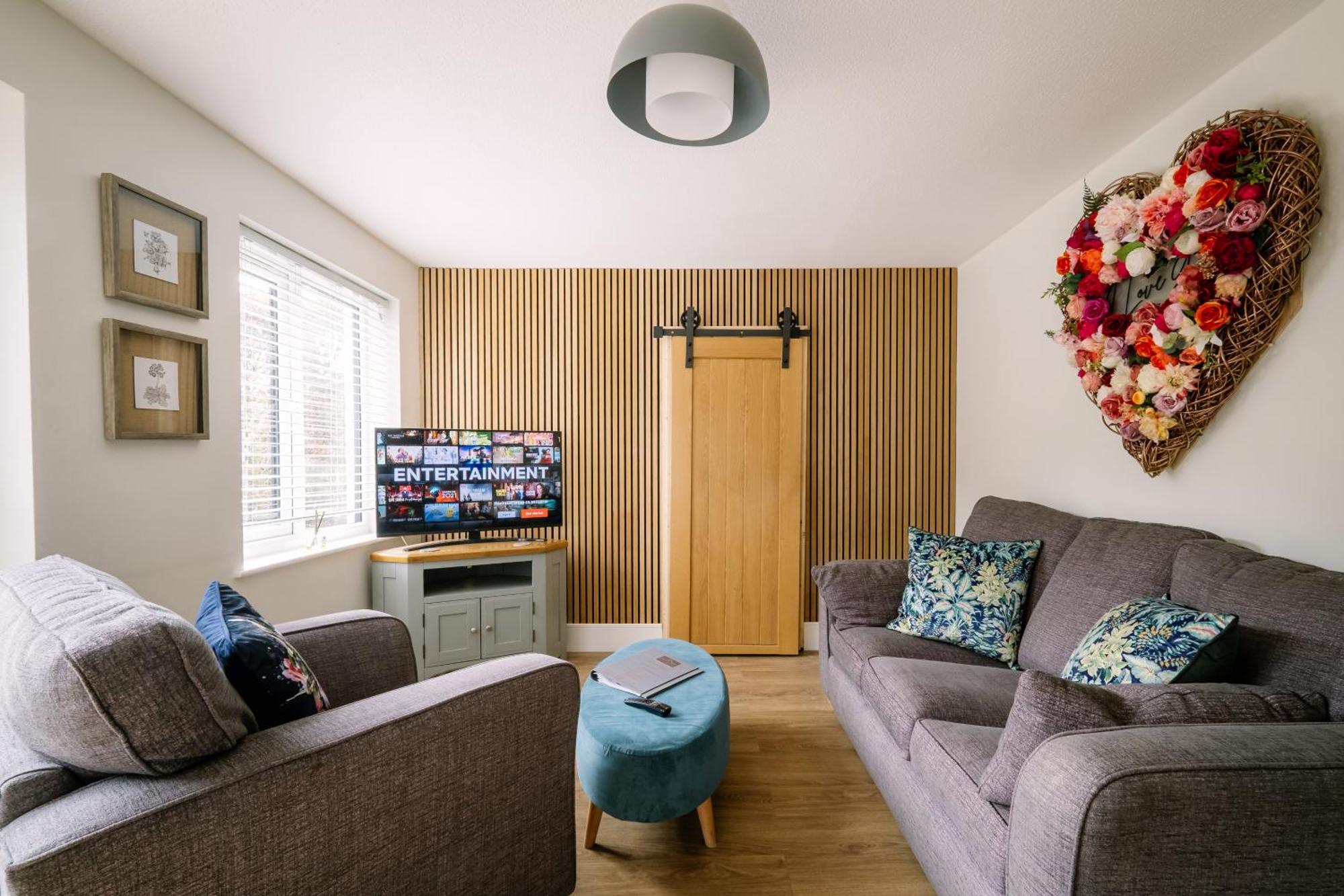 Rockside - Luxury 1 Bedroom Home With Hot Tub, Central Location, Parking And Pet Friendly Windermere Extérieur photo
